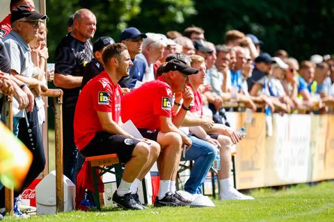 LilienLegende Gerhard Kleppinger drückt SV 98 die Daumen